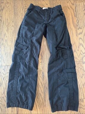 BDG Black Cargo Pants size XS. •